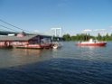 Motor Segelboot mit Motorschaden trieb gegen Alte Liebe bei Koeln Rodenkirchen P053